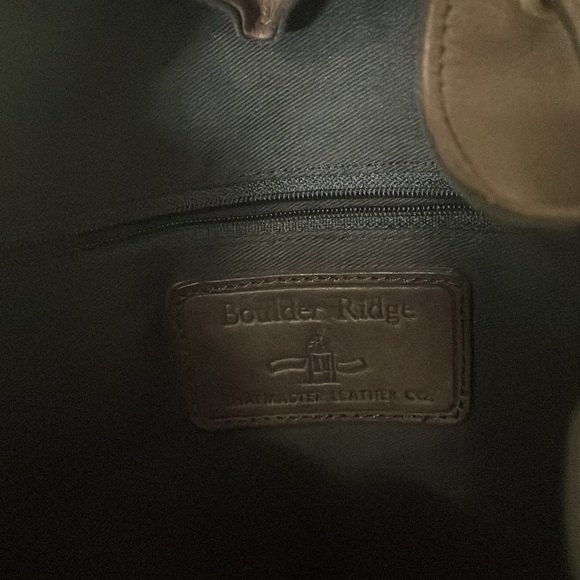 Boulder Ridge drawstring leather backpack. - Picture 5 of 11